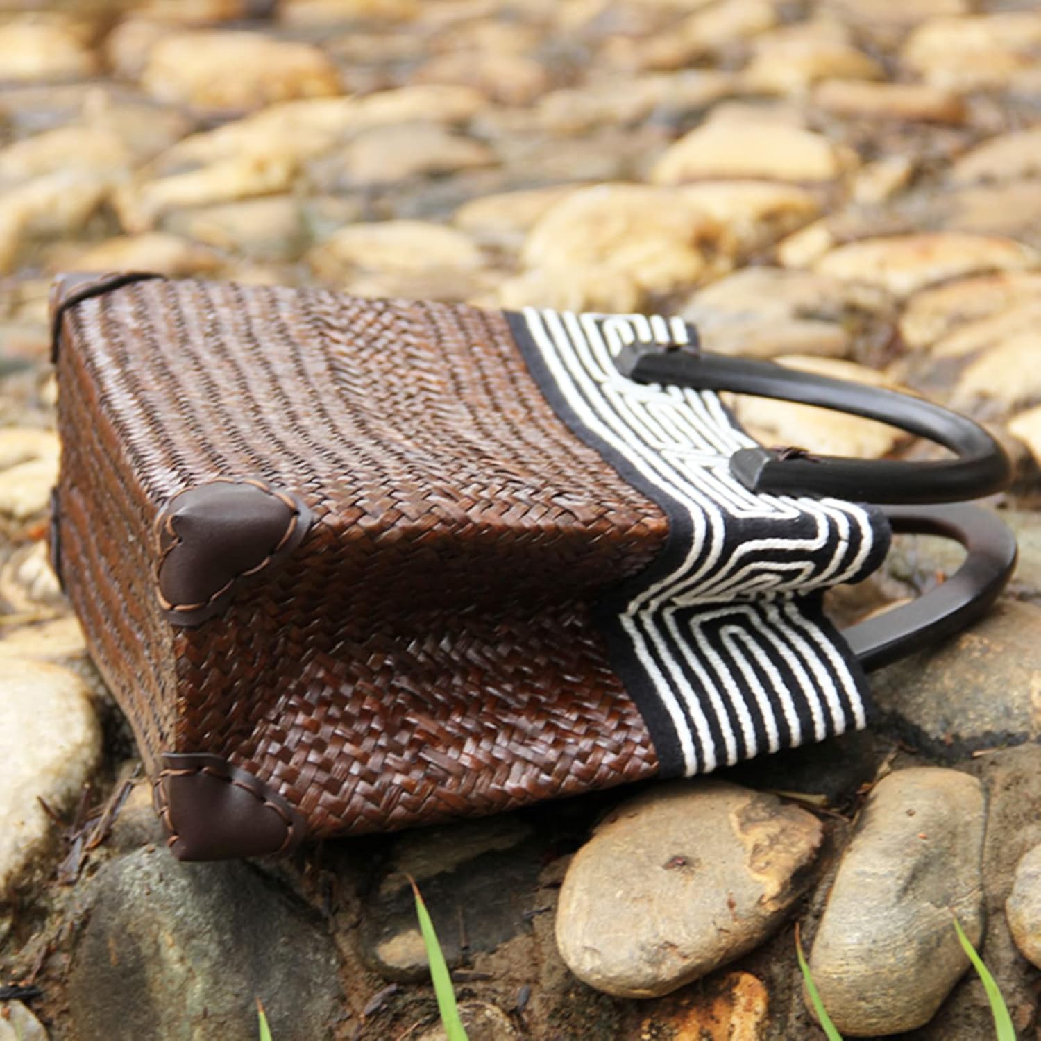 Straw Bag, Beach Bag for Women, Handmade Rattan Handbag, Boho Retro Woven Tote Bag Round Wooden Handle, Summer Bag for Beach Vacation Daily - Image 3