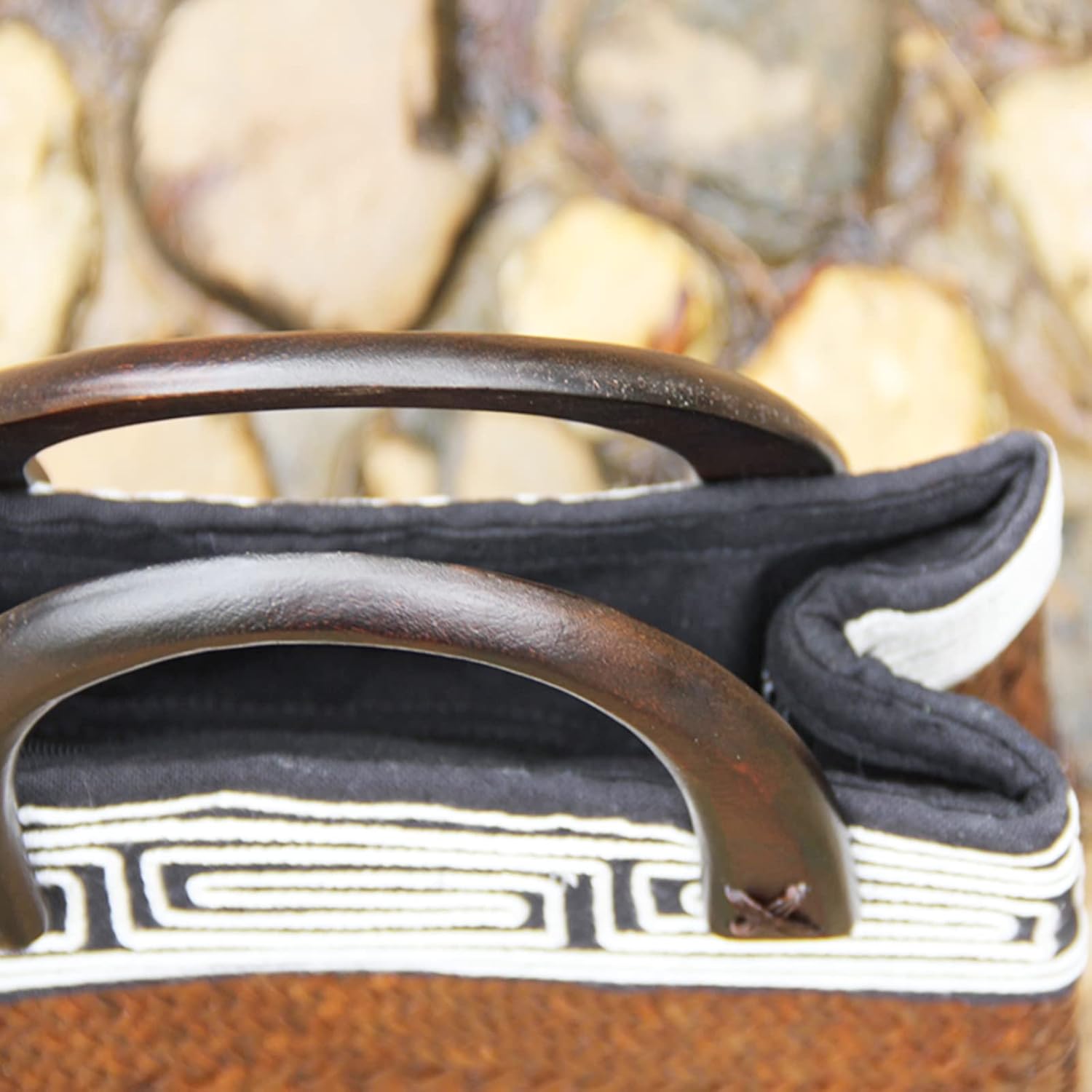 Straw Bag, Beach Bag for Women, Handmade Rattan Handbag, Boho Retro Woven Tote Bag Round Wooden Handle, Summer Bag for Beach Vacation Daily - Image 4